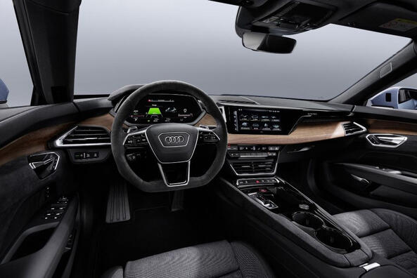 Testbericht zur elektrischen Sportlimousine Audi e-tron GT quattro Foto 5