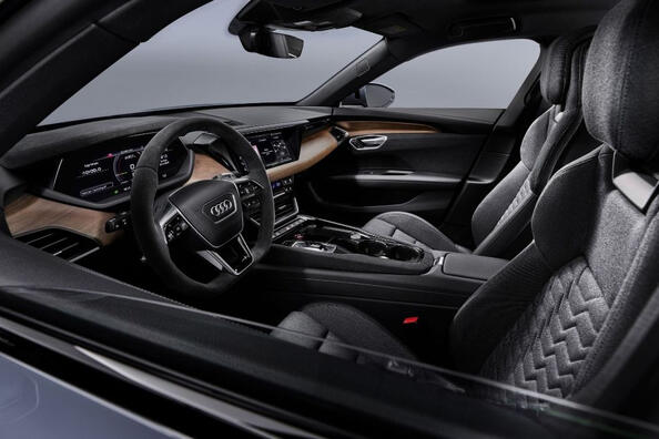 Testbericht zur elektrischen Sportlimousine Audi e-tron GT quattro Foto 6