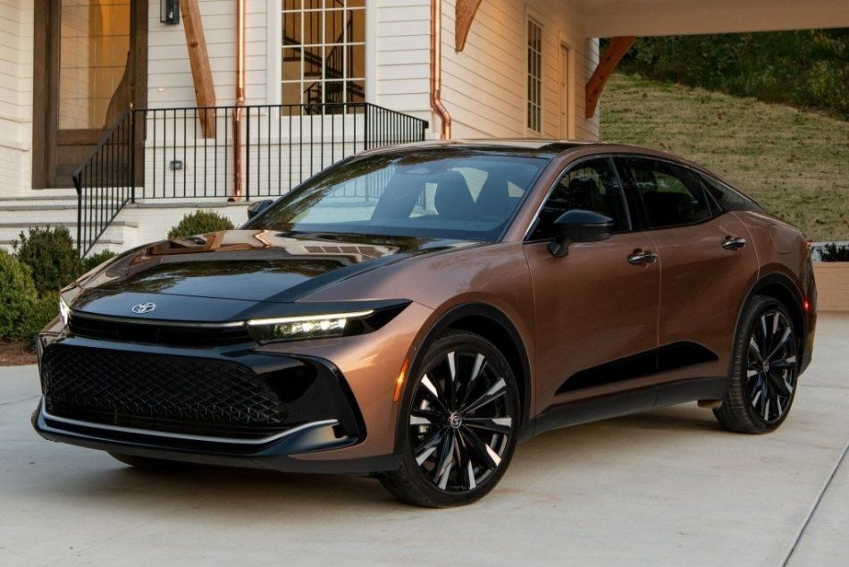 Testbericht zur Toyota Crown Cross-Limousine