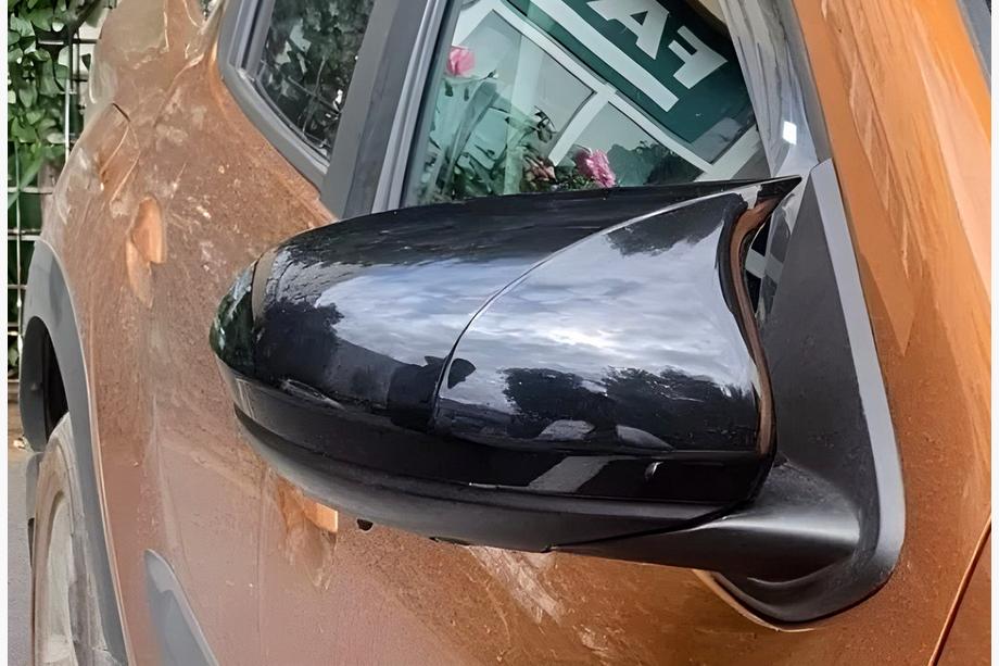 Dacia Duster 2018-2024 Spiegelabdeckungen BMW-Style (2 Stk) Foto 1