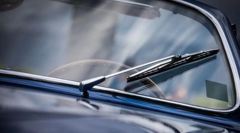 Wie kann die Transparenz des Autoglases wiederhergestellt werden?