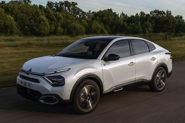 Testbericht zur elektrischen Cross-Limousine Citroen e-C4 X