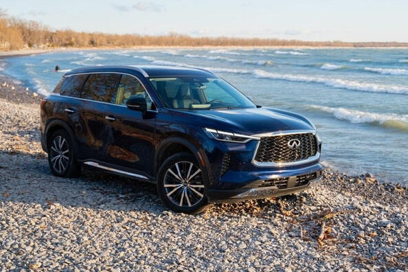 Infiniti QX60: Luxus und Funktionalität in einem Auto Foto 4