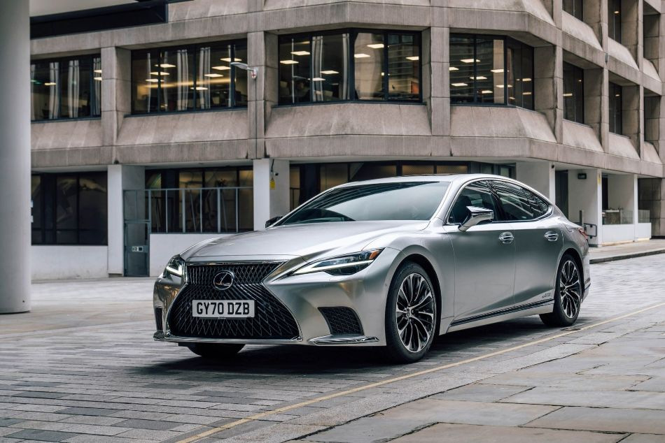 Lexus LS: ein Test der aktualisierten Limousine der fünften Generation