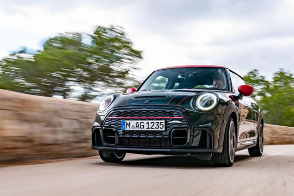 Testbericht zum „aufgeladenen“ Fließheck MINI John Cooper Works 3D der dritten Generation Foto 2