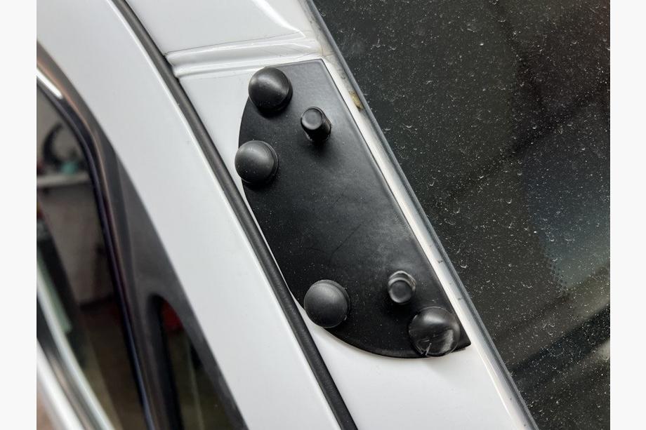 Mercedes Sprinter W906 2006–2018 Frontscheibenblende (Weiß, 5mm) Foto 9
