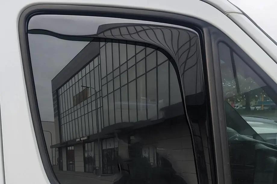 Volkswagen Crafter 2006-2016 Einschub-Windabweiser Niken Luxury (2 Stk) Foto 1