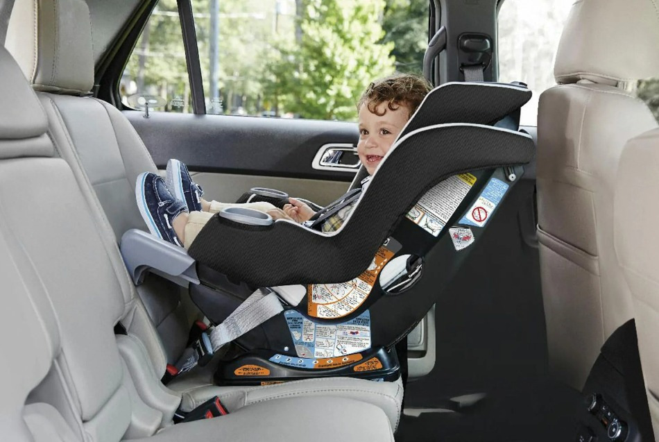 Nützliche Tipps für sicheres Fahren mit Kind im Auto