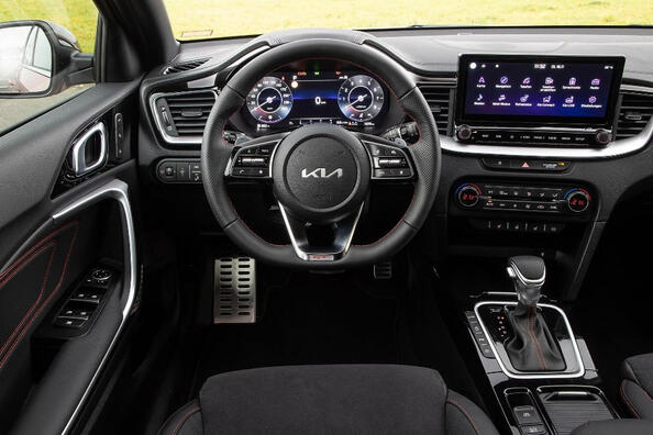 Testbericht zum aktualisierten „aufgeladenen“ Kombi KIA ProCeed GT Foto 5
