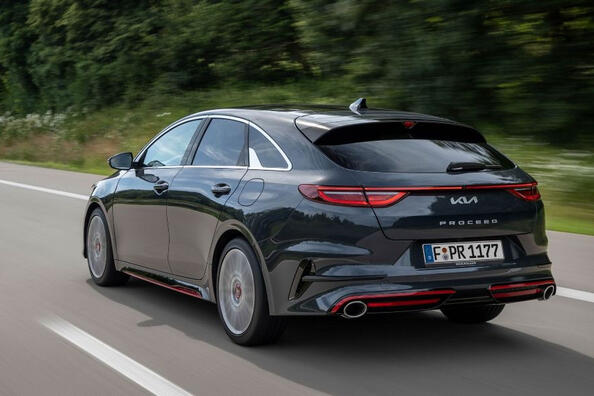 Testbericht zum aktualisierten „aufgeladenen“ Kombi KIA ProCeed GT Foto 2