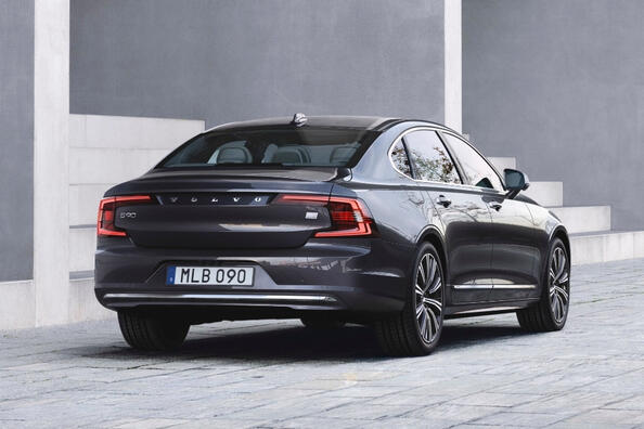 Testbericht zur aktualisierten Premium-Limousine Volvo S90 Foto 4