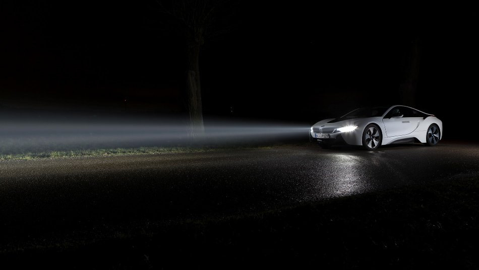 Laserscheinwerfer: Fiktion oder Zukunft des Autos?