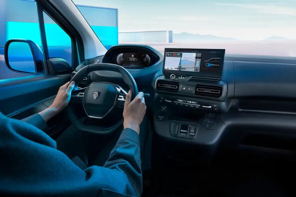Testbericht zum aktualisierten Transporter Peugeot Partner 2024 Foto 4