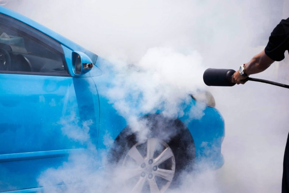 Warum kann ein Auto Feuer fangen?