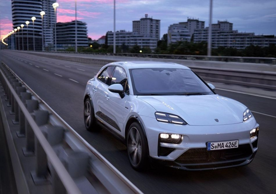 Rückblick auf die zweite Generation des Porsche Macan Electric Crossover 2024