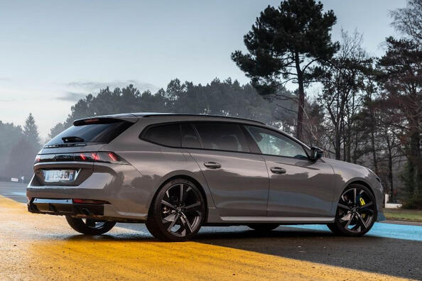 Testbericht zum Peugeot 508 SW PSE 360-PS-Hybridkombi Foto 3
