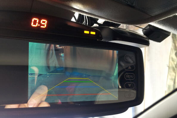 So wählen Sie einen Monitor für Parksensoren aus Foto 2