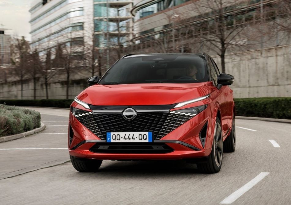 Testbericht zum Nissan Qashqai 2024: ein aktualisierter Crossover für die Stadt und das Reisen