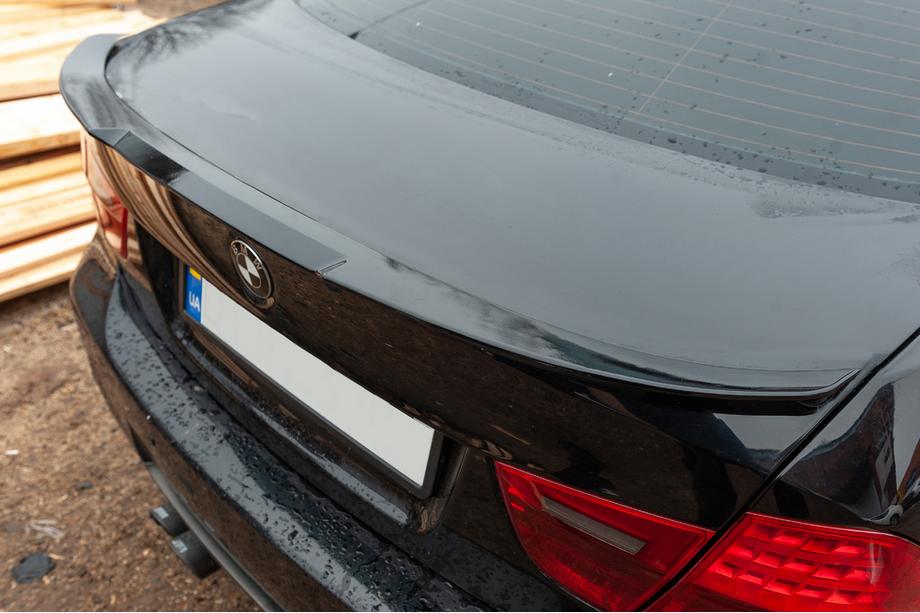 BMW 3 Series E90/E91 2005-2011 Heckspoiler M4-Style (für E90, grundiert zum Lackieren) Foto 1