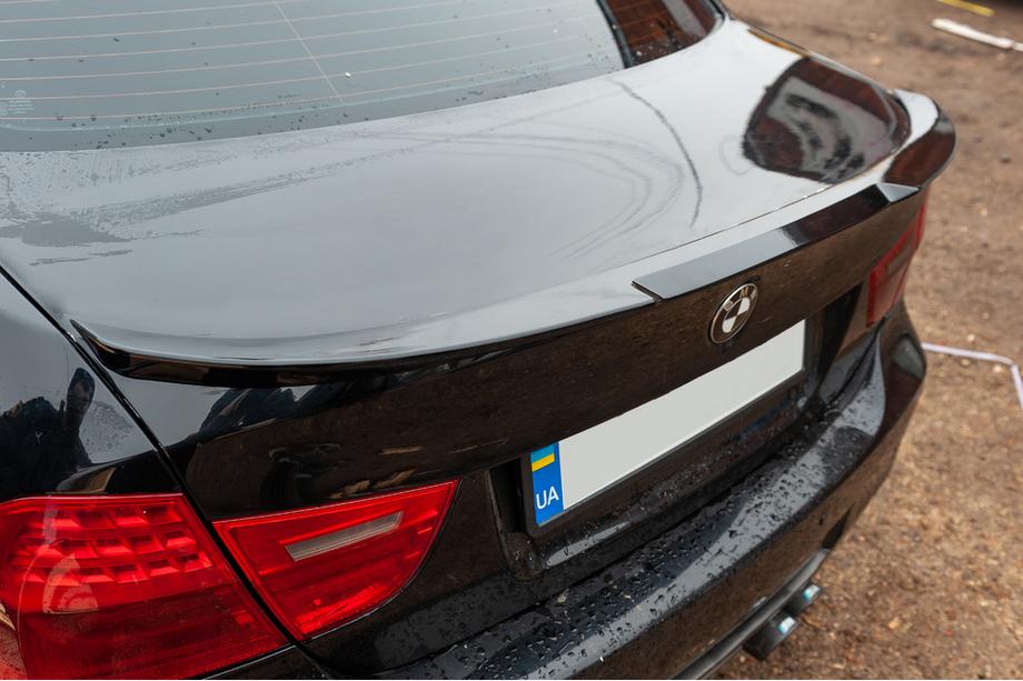 BMW 3 Series E90/E91 2005-2011 Heckspoiler M4-Style (für E90, grundiert zum Lackieren) Foto 2