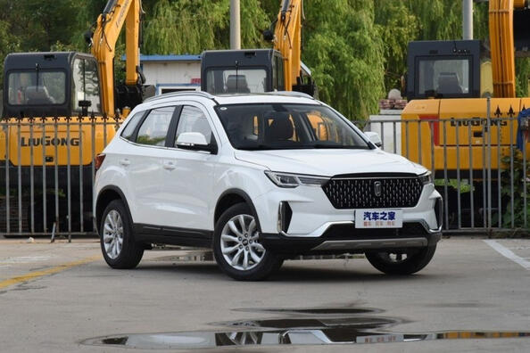 FAW Bestune T33-Test: Chinesischer stilvoller urbaner Crossover Foto 4