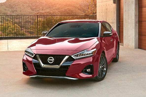 Ein Test der komfortablen und eleganten Limousine Nissan Maxima Foto 2