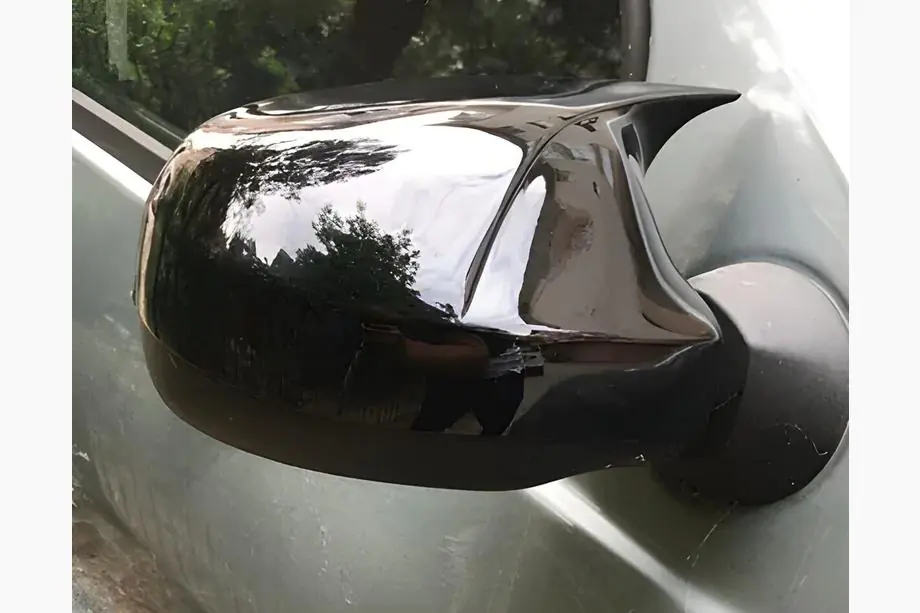 Dacia Duster 2008-2018 Spiegelabdeckungen BMW-Style (2 Stk) V-2 Foto 1