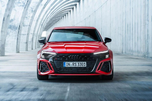 Testbericht zum Audi RS 3 Sportback: ein kraftvolles und sportliches Fließheck Foto 2