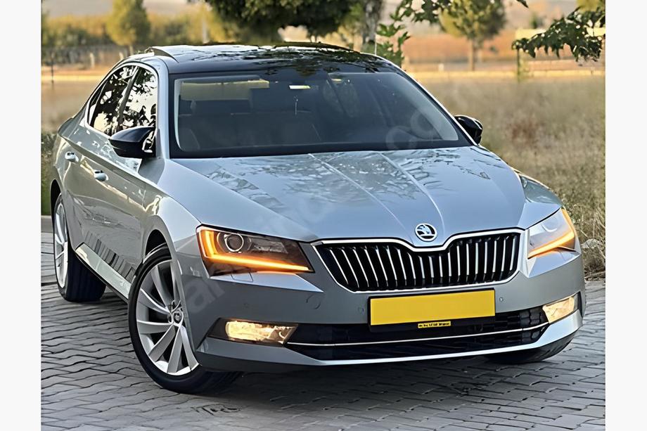 Skoda Superb 2015-2024 Spiegelabdeckungen BMW-Style (2 Stk) Foto 5