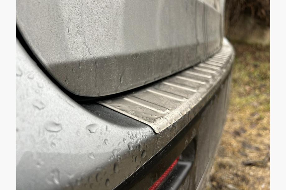 Suzuki Vitara 2015- Heckstoßstangenschutz Carmos Edelstahl Foto 3
