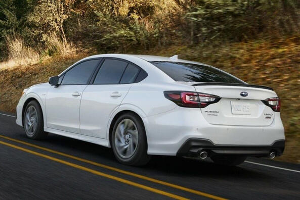 Subaru Legacy 2022: Überprüfung der aktualisierten Limousine der VII. Generation Foto 3