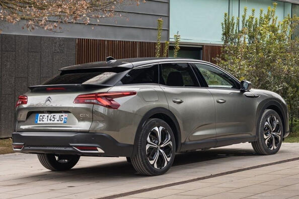 Testbericht zum Citroen C5 X: ein neuer Blick auf Komfort und Design Foto 4