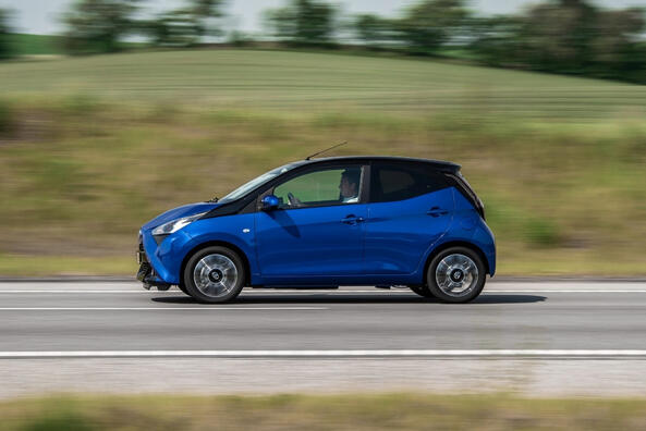 Rückblick auf die Neugestaltung des Toyota Aygo der zweiten Generation Foto 3