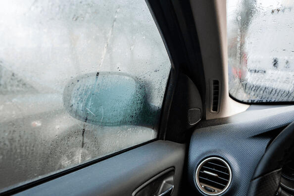 Antibeschlag für Autoglas: Wie wählt man?