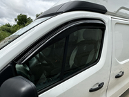 Opel Vivaro 2015-2019 Windabweiser EuroCap (2 Stk) Foto 1