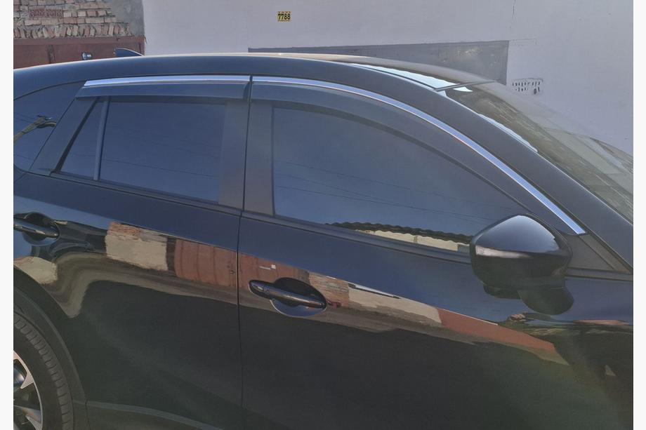 Mazda CX-5 2012-2017 Windabweiser mit Chromleiste Niken Luxury (4 Stk) Foto 3