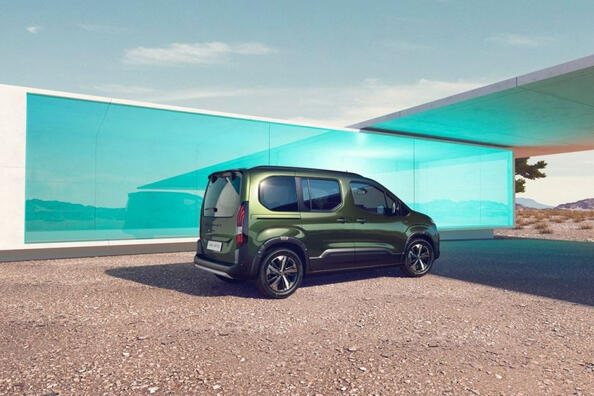 Peugeot e-Rifter 2023: ein neuer Blick auf die Elektromobilität Foto 3