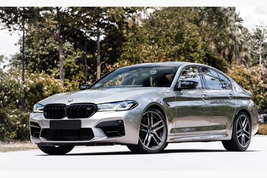 BMW 5er G30/G31 2017–2023 Nieren-Kühlergrill M-Look (2021-2023, Schwarz Hochglanz) Foto 1