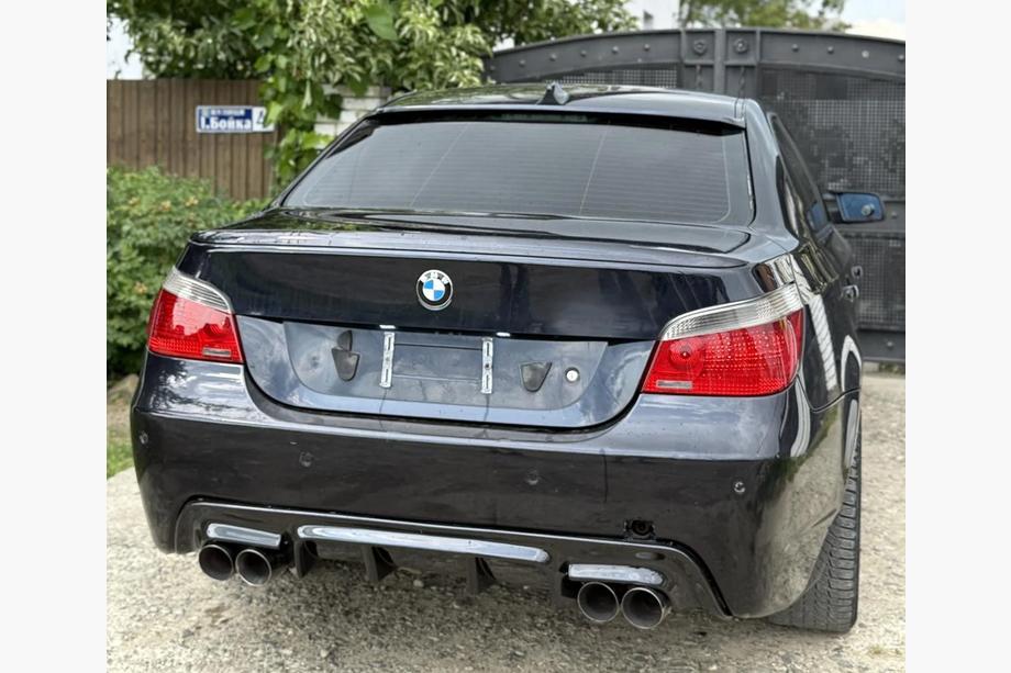 BMW 5 Series E60/E61 2003-2010 Heckdiffusor DPT V-2 (für M-Sport, Schwarz Glanz) Foto 1
