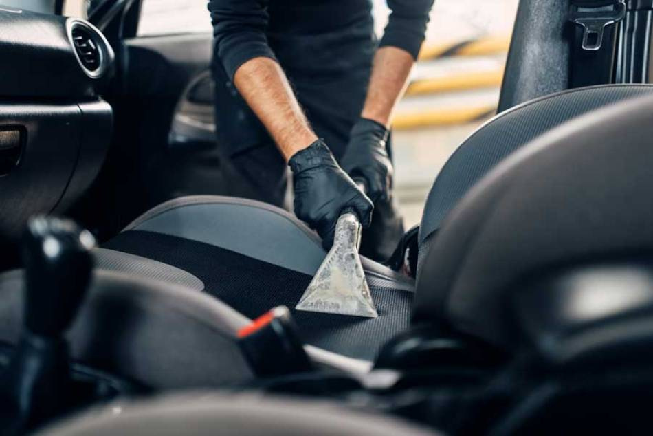 Wie oft sollte der Autoinnenraum chemisch gereinigt werden?