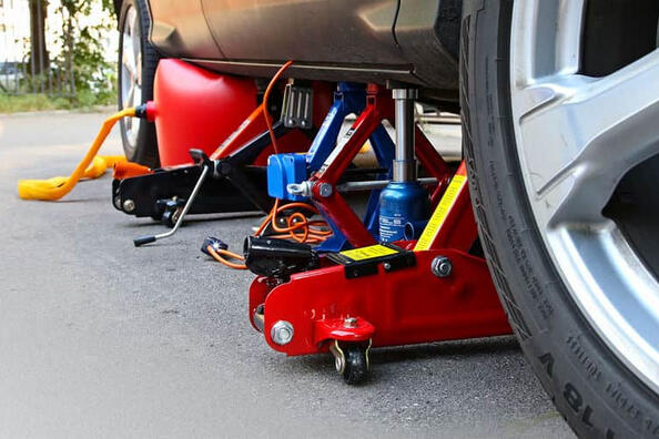 Welcher Wagenheber ist besser für ein Auto?