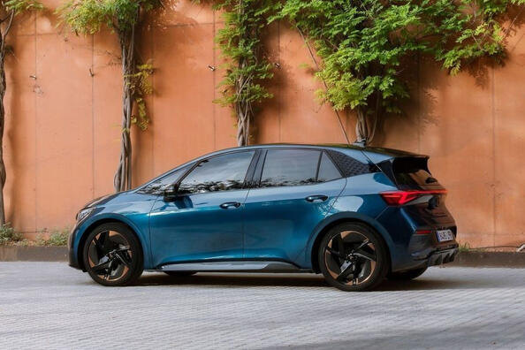 Cupra Born Test: Features, Ausstattung und Design Foto 3