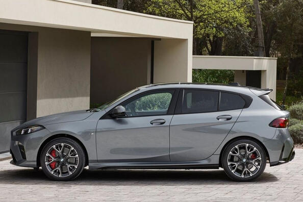 Rückblick auf den BMW 1er der vierten Generation (F70) 2024 Foto 3