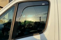 Mercedes Sprinter W907/W910 2018- Windabweiser zum Einstecken (2 Stk, HIC) Foto 2