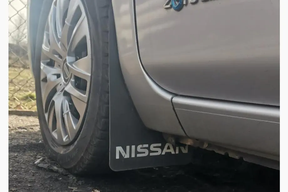 Nissan Universal Schmutzfänger Polytep (230*375, 2 Stk) Foto 1