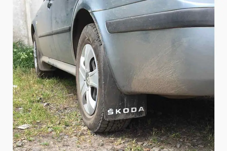 Skoda Universal Schmutzfänger Polytep (230*375, 2 Stk) Foto 1