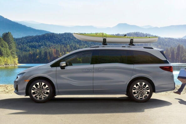 Testbericht zum Minivan Honda Odyssey der fünften Generation 2024 Foto 3