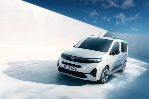 Testbericht zum Opel Combo Electric: kompakter und praktischer Elektro-Minivan