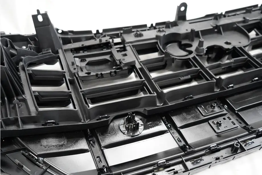 Audi Q8 2018- Frontgrill SQ-Style (2018-2023, schwarz mit Chrom) Foto 11
