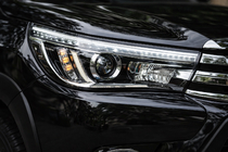Toyota Hilux 2015- Vordere OEM Scheinwerfer V2 2015-2019 (für Xenon- oder LED-Lampe, 2 Stk.) Foto 1